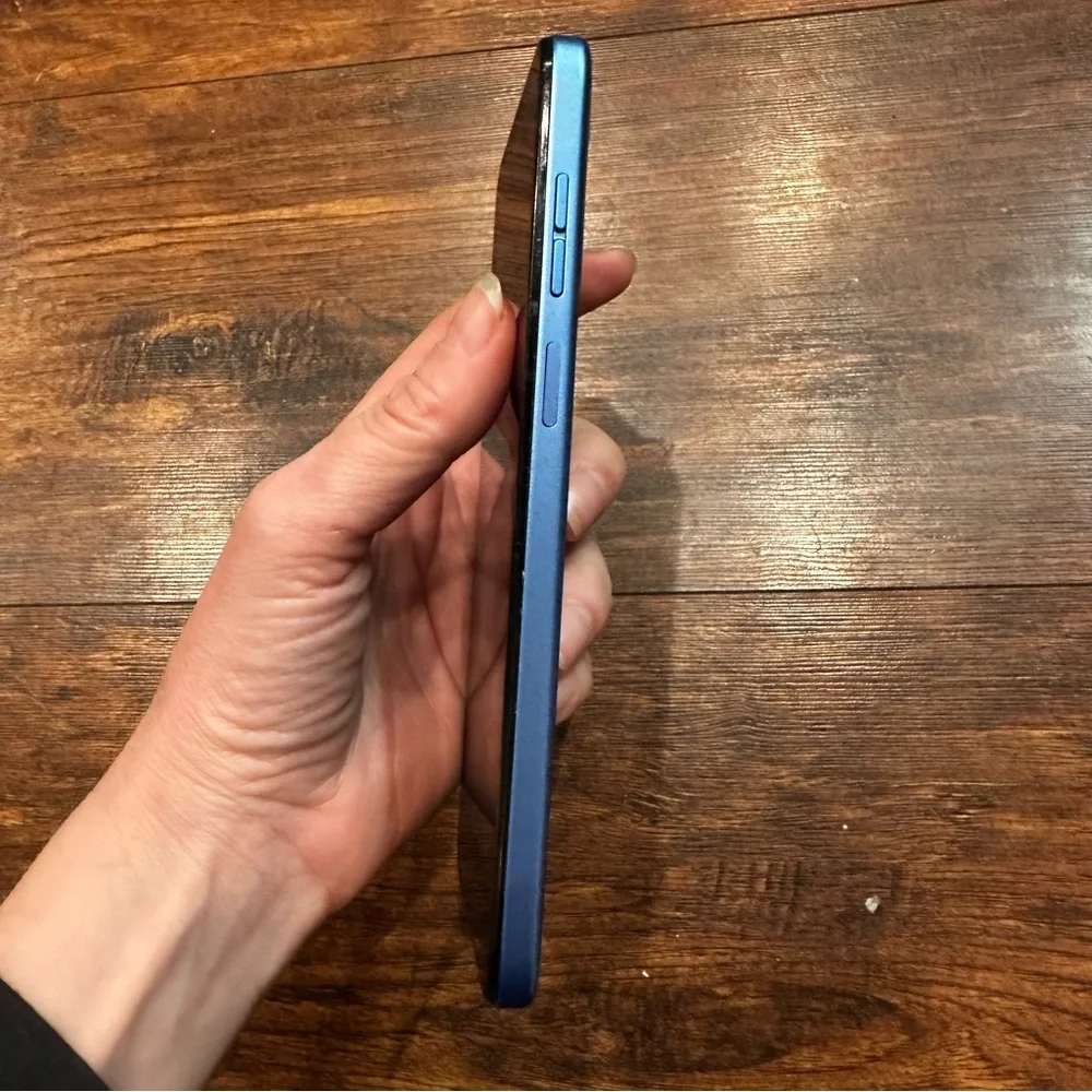 Motorola Moto G Play (2024) 64GB XT2413-1 Sapphire Blue (Cricket Wireless) Phone